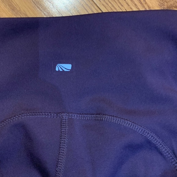 Old Navy Purple Leggings with pockets and reflective stripes xs - Picture 7 of 7